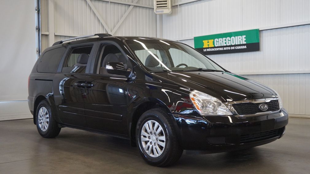 2012 Kia Sedona LX #35