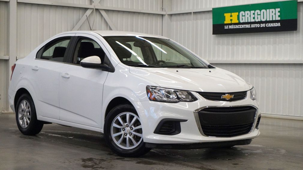 2017 Chevrolet Sonic LT (caméra de recul-sièges chauffants) #0