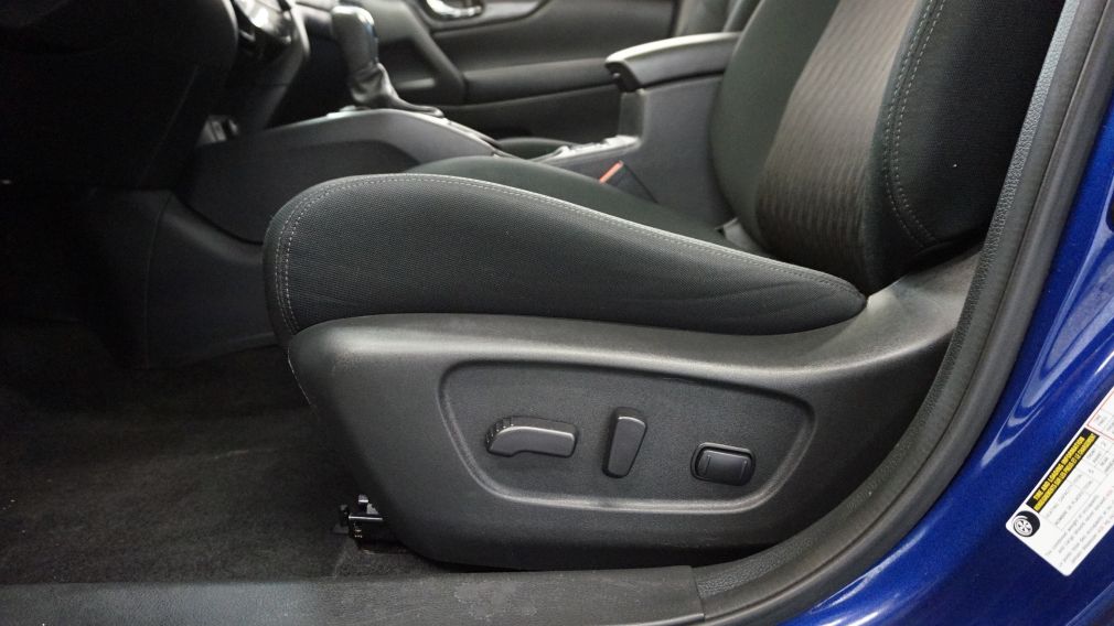 2017 Nissan Rogue SV AWD caméra recul, sièges chauffants, toit pano #24