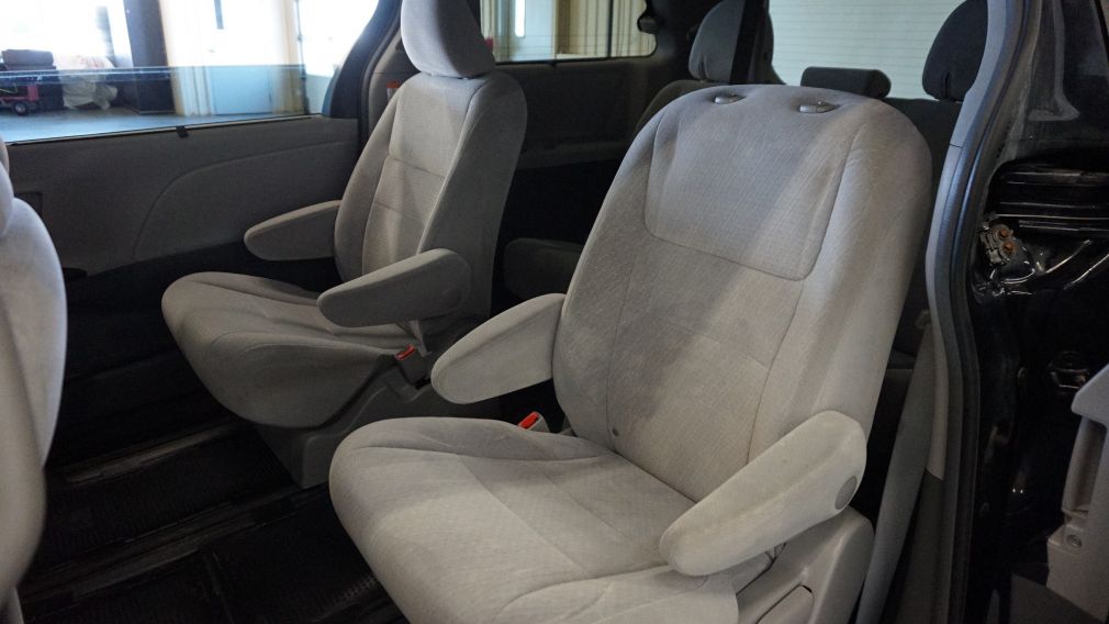 2015 Toyota Sienna LE AWD 7 Passagers (caméra de recul) #24