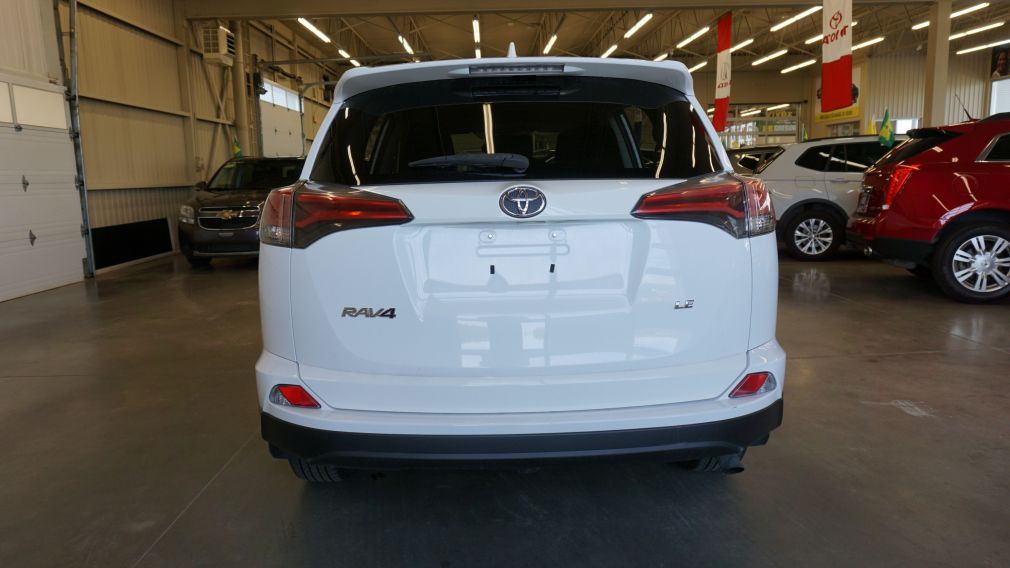 2016 Toyota Rav 4 LE, bluetooth, très bel état #6