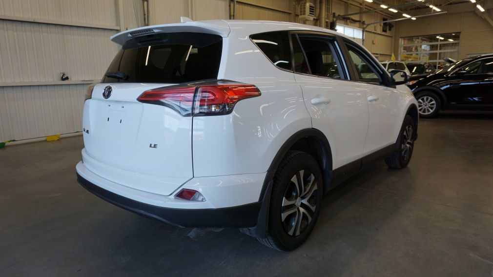 2016 Toyota Rav 4 LE, bluetooth, très bel état #7