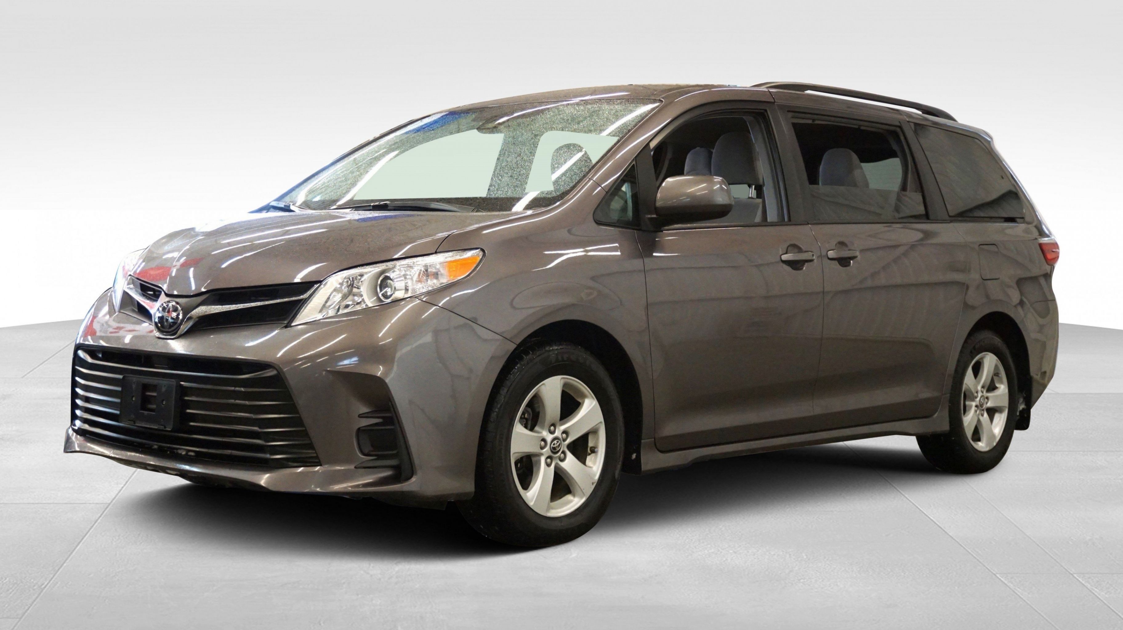 Toyota sienna 2019 размеры