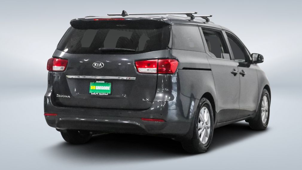 2016 Kia Sedona — photo 7