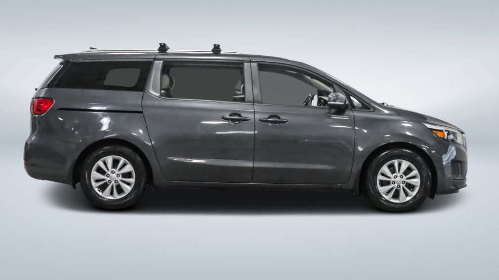 2016 Kia Sedona — photo 8