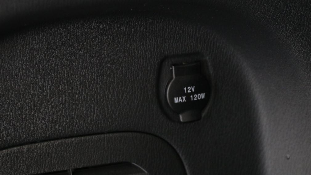 2015 Nissan Pathfinder SL #32