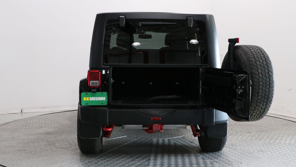 2015 Jeep Wrangler Unlimited Sahara #22
