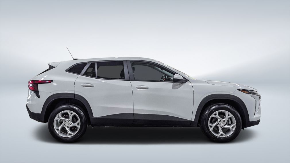 2025 Chevrolet Trax — photo 8
