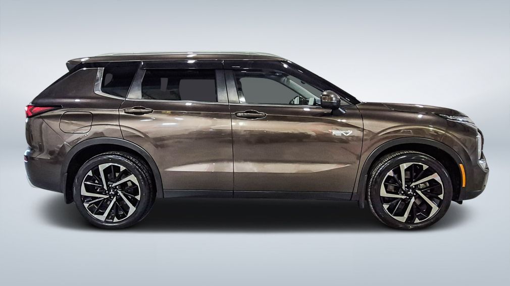 2023 Mitsubishi Outlan... — photo 8
