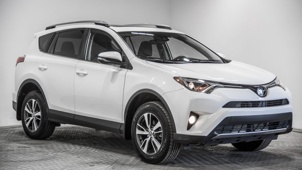 2017 Toyota Rav 4 XLE TOIT OUVRANT BANCS CHAUFFANTS #0