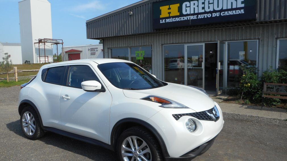 2015 Nissan Juke SV #0