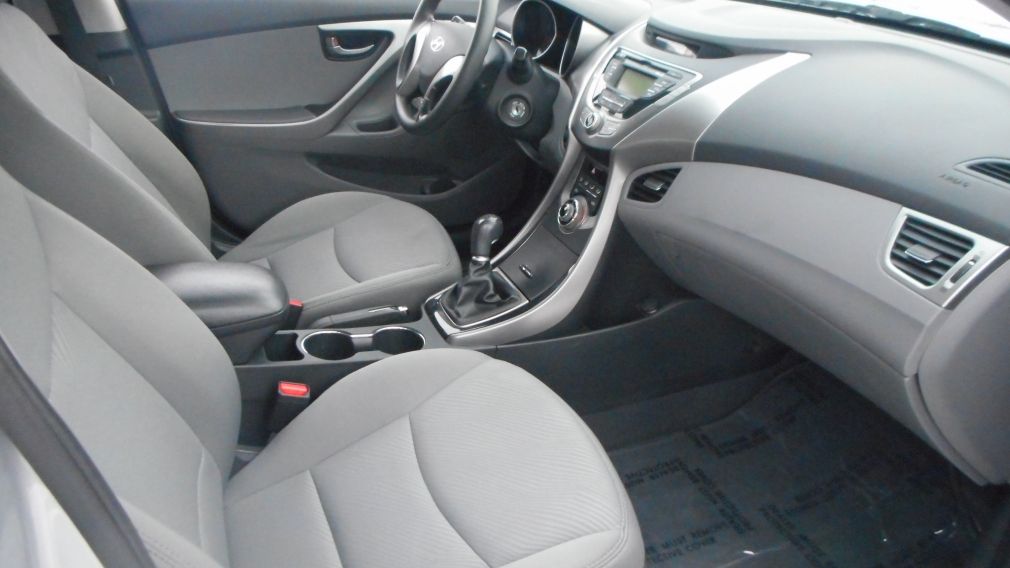 2013 Hyundai Elantra L #18