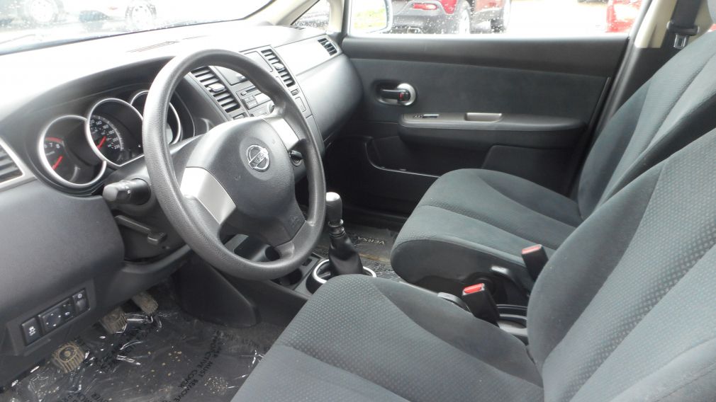 2012 Nissan Versa 1.8 S #10