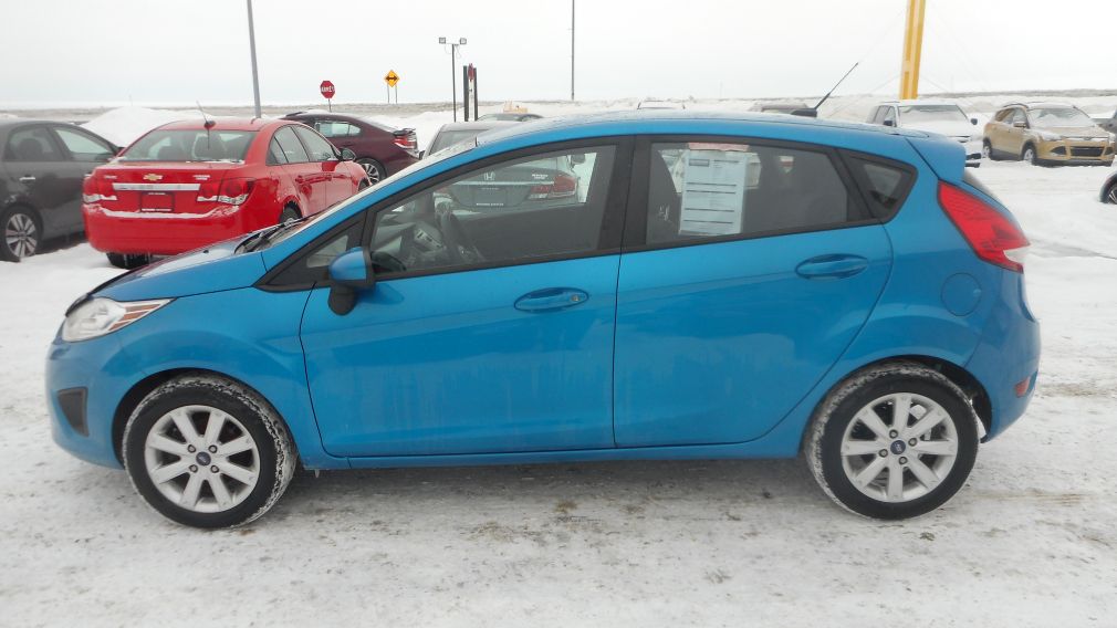 2013 Ford Fiesta SE #4