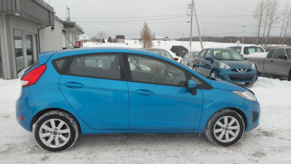 2013 Ford Fiesta SE #8