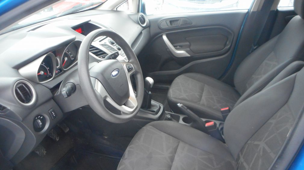 2013 Ford Fiesta SE #9