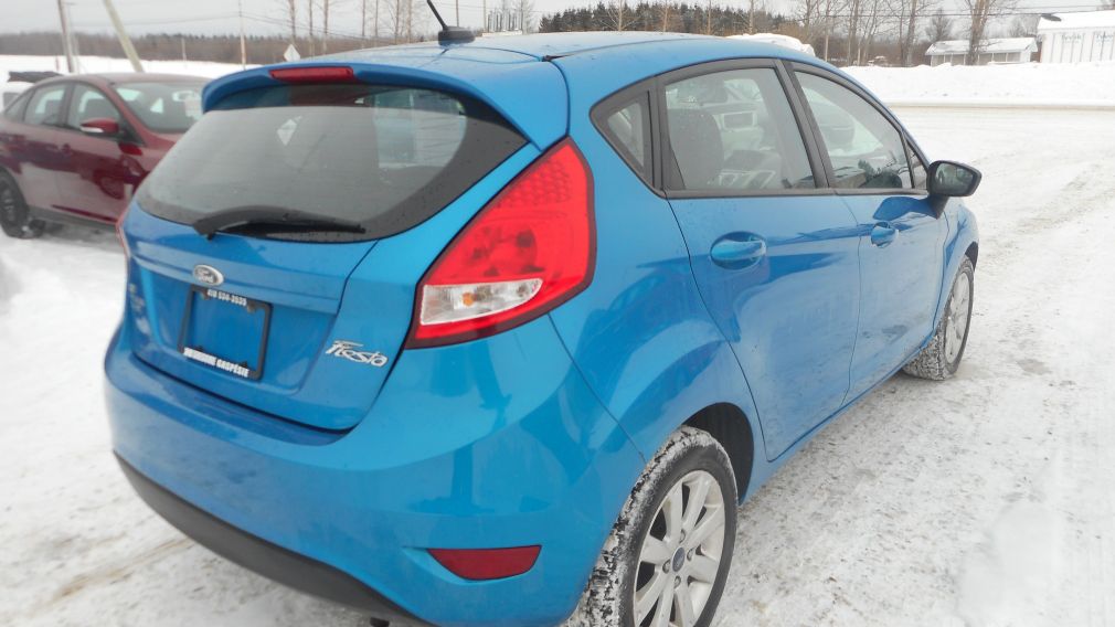 2013 Ford Fiesta SE #7