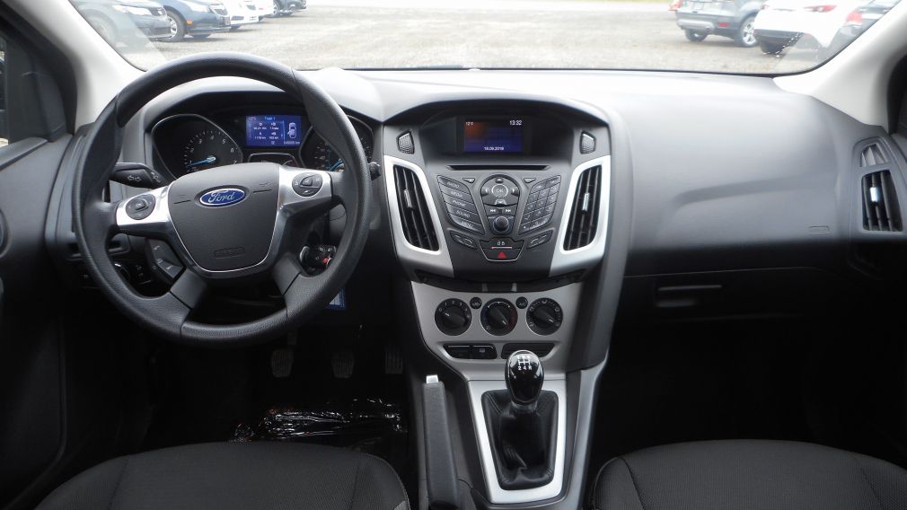 2014 Ford Focus SE #14