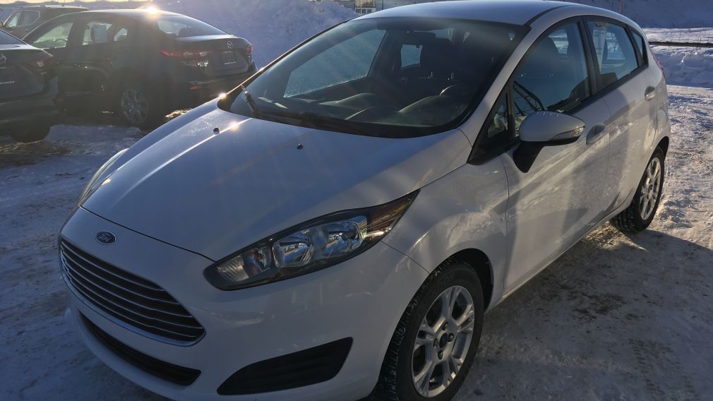 2015 Ford Fiesta SE #3