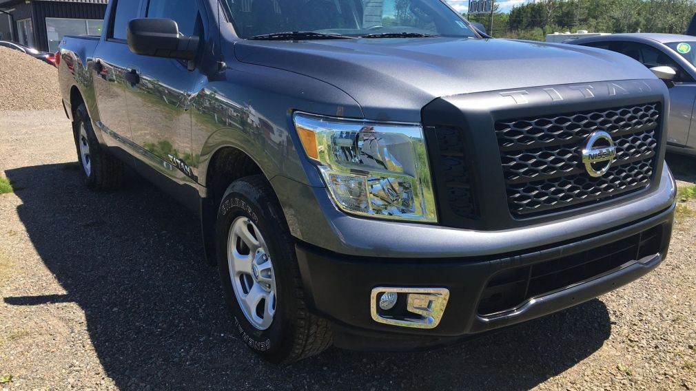 2017 Nissan Titan S #0