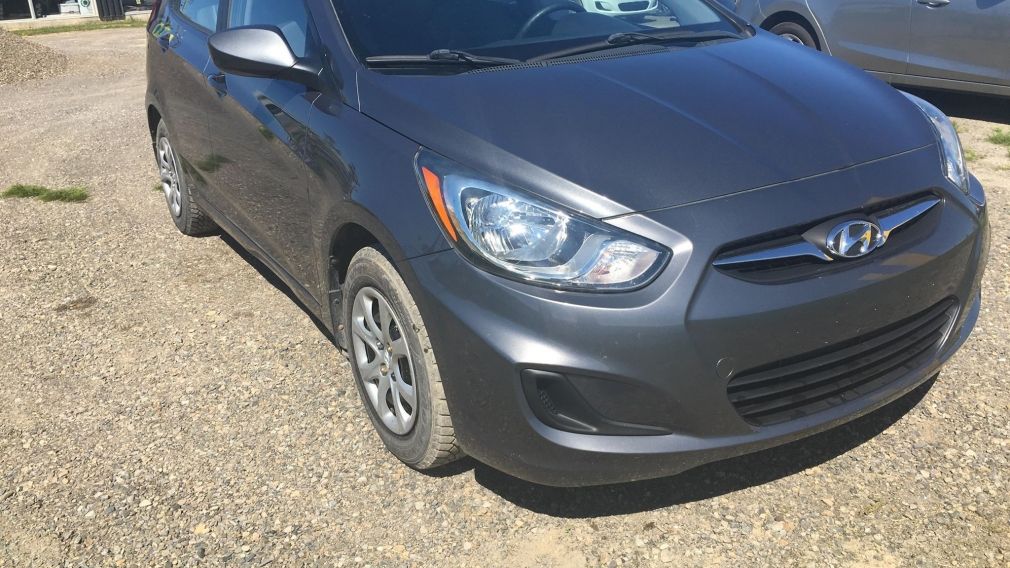 2012 Hyundai Accent L #0