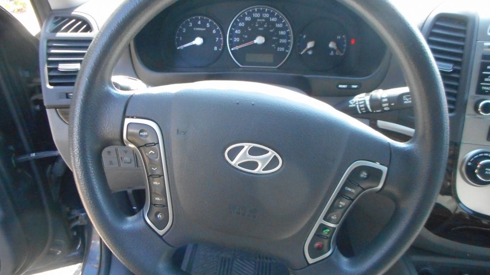 2010 Hyundai Santa Fe GL #11