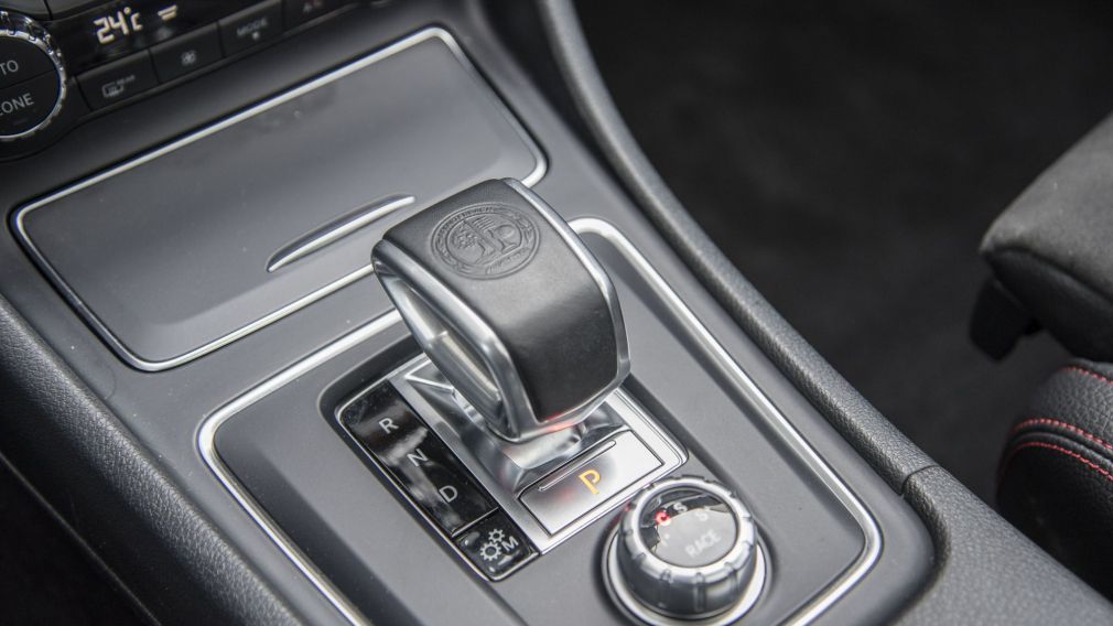 2018 Mercedes Benz CLA AMG 45, 4MATIC, 375HP, TOIT, GPS, RARE, AUBAINE !! #17
