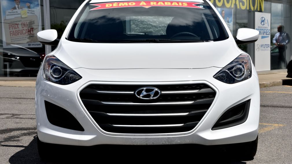 2017 Hyundai Elantra GL #2