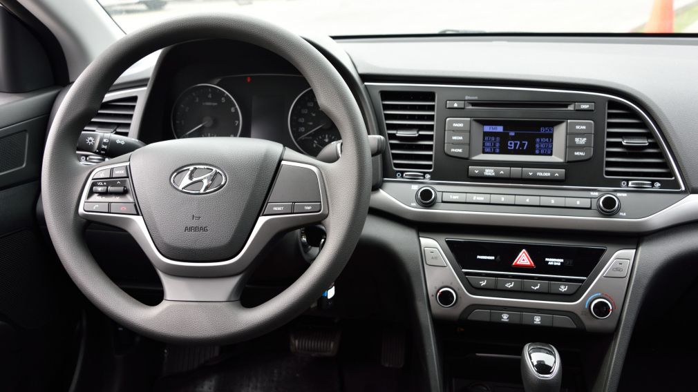 2017 Hyundai Elantra LE #16