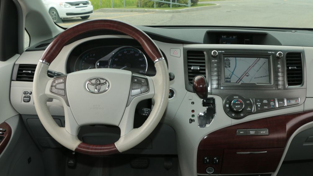 2011 Toyota Sienna Limited #15