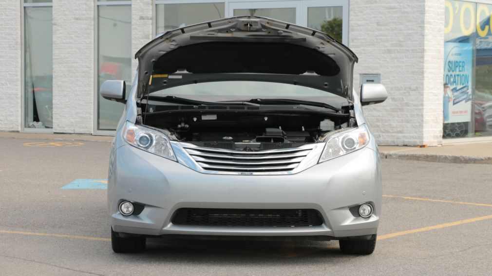 2011 Toyota Sienna Limited #35