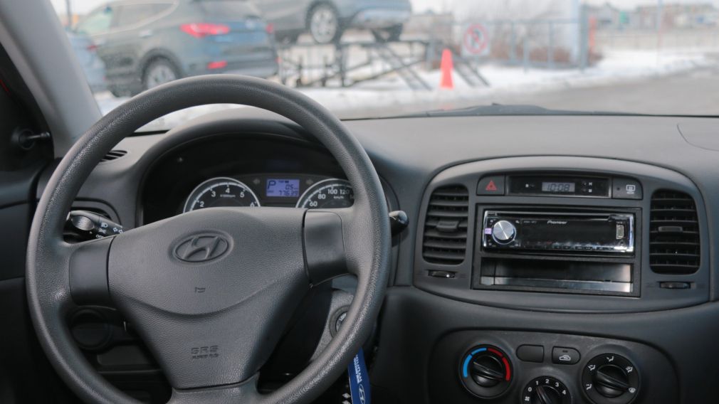 2010 Hyundai Accent L AUTO #2