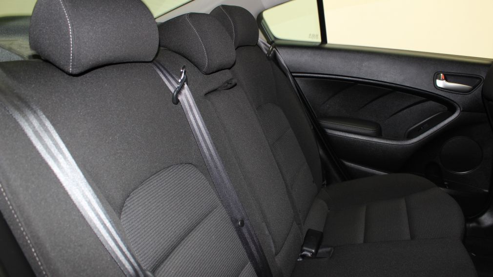 Kia Forte 2017 LX Bluetooth cruise control usagée et d’occasion à