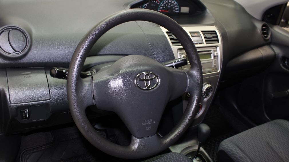 2012 Toyota Yaris 4dr Sdn Auto radio CD #9