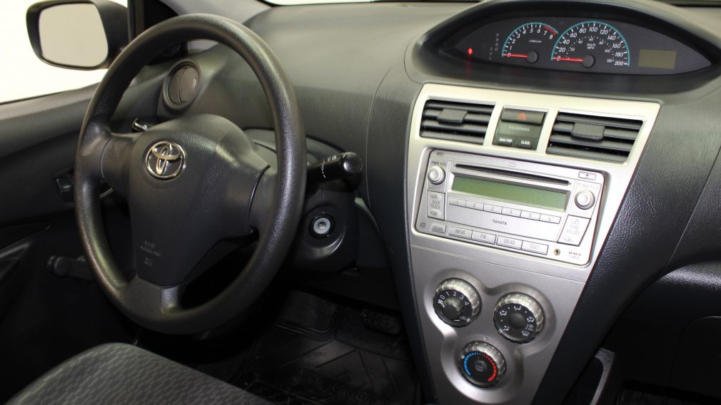 2012 Toyota Yaris 4dr Sdn Auto radio CD #19