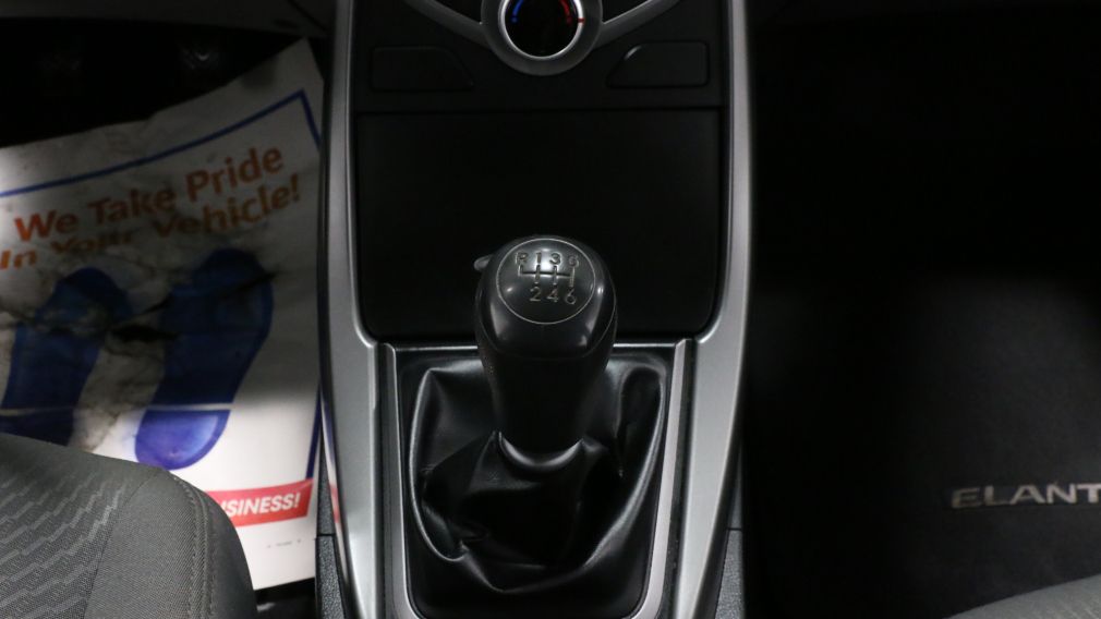 2015 Hyundai Elantra MANUEL, vitre electrique, aux, mirroir chauffant #32