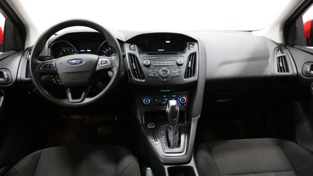 2015 Ford Focus SE #12