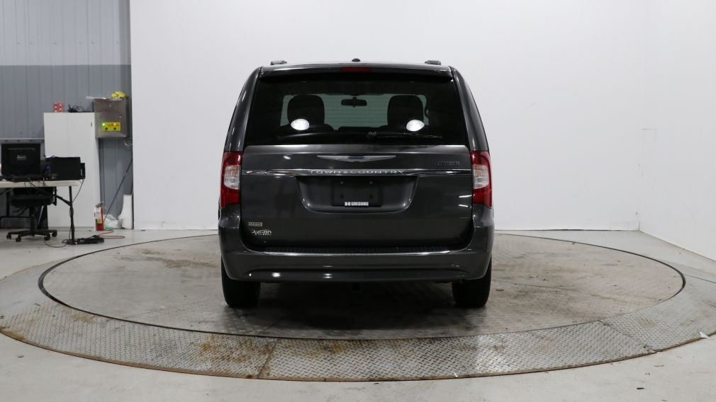 2015 Chrysler Town And Country Touring #6