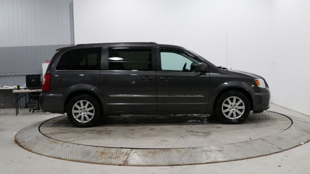 2015 Chrysler Town And Country Touring #8