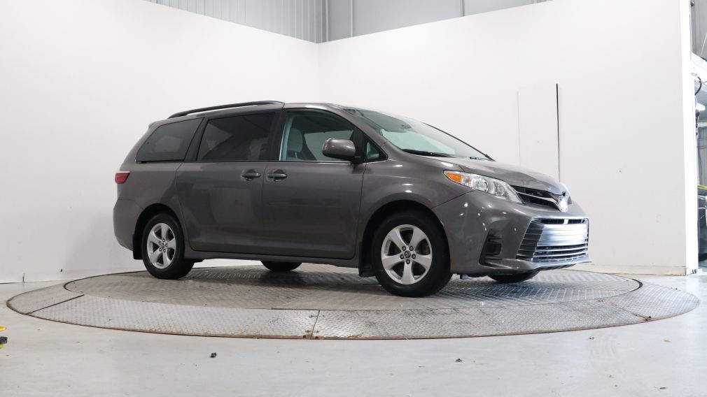 2018 Toyota Sienna LE*BACKUP CAMERA*POWER SLIDING DOORS* #0