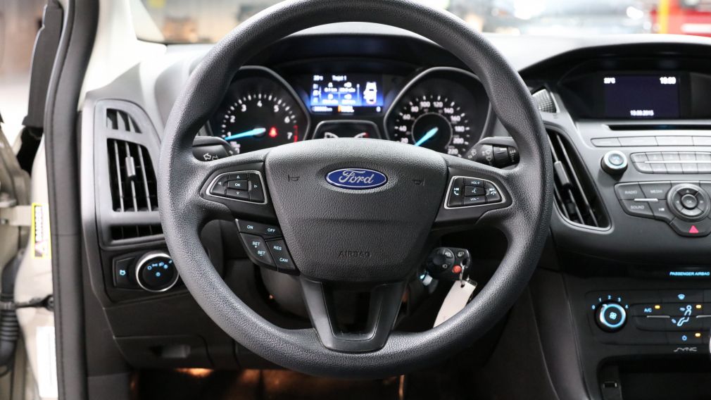 2016 Ford Focus SE #12