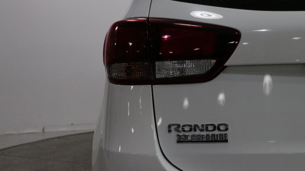 2017 Kia Rondo LX #26