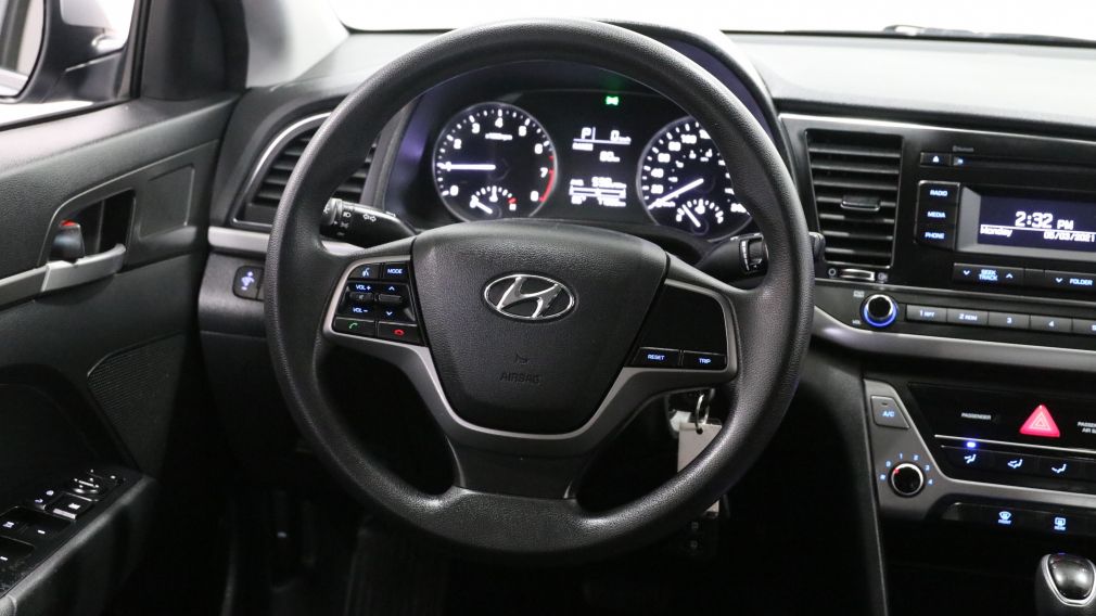 2017 Hyundai Elantra LE #19