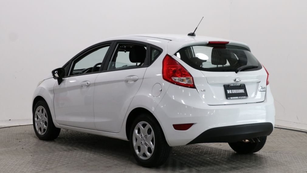 2012 Ford Fiesta SE #4