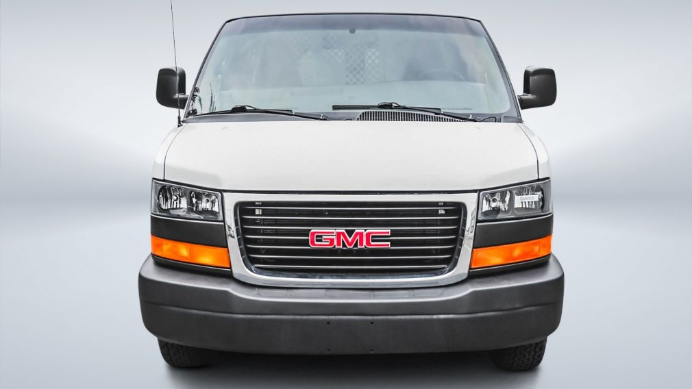 2017 GMC Savana — photo 2
