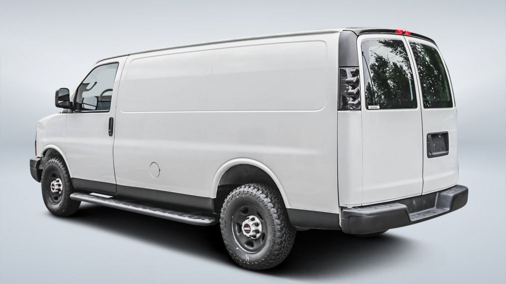 2017 GMC Savana — photo 5