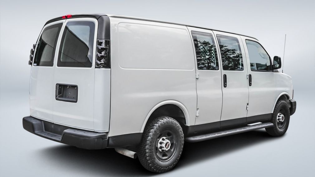 2017 GMC Savana — photo 7