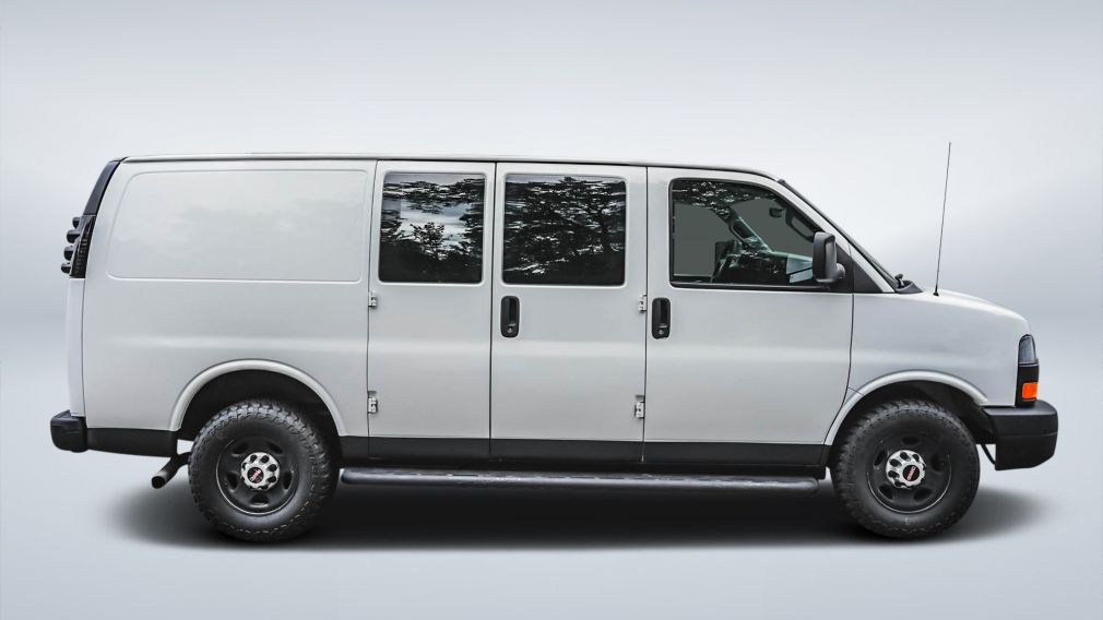 2017 GMC Savana — photo 8