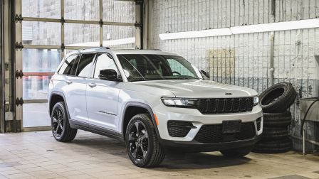 2023 Jeep Grand Cherokee Altitude 4X4 CUIR TOIT PANORAMIQUE                in Granby                