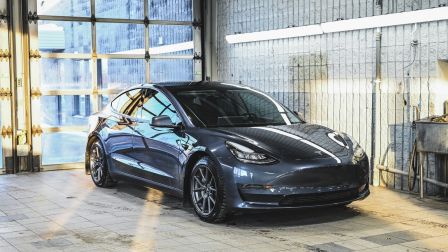 2021 Tesla Model 3 Standard Range Plus 2 SETS DE ROUES HIVER/ÉTÉ                à Lévis                